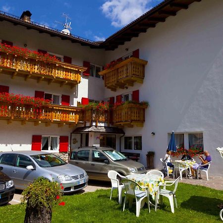 Garni Tyrolia Hotel Campitello di Fassa Exterior photo