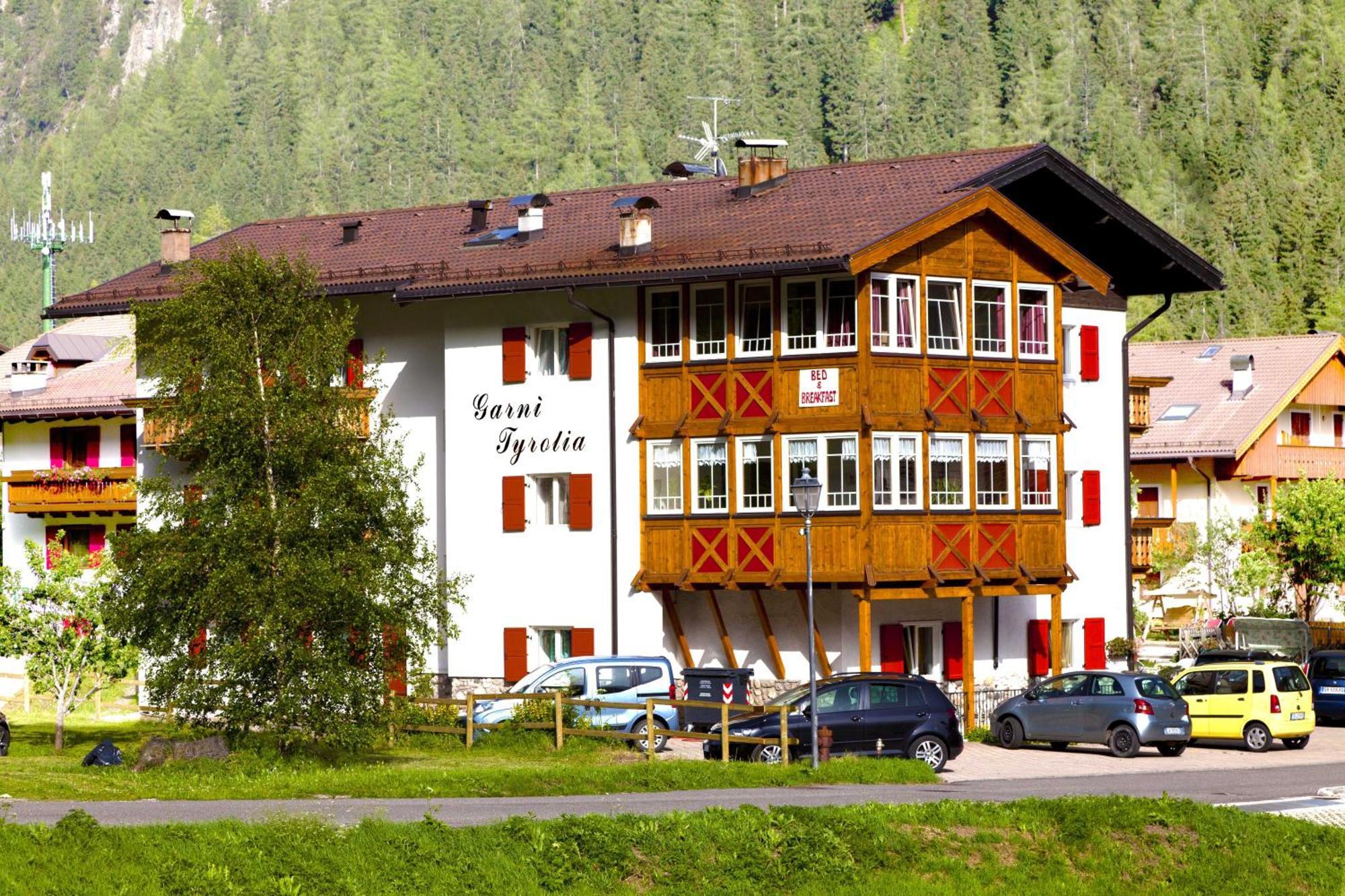 Garni Tyrolia Hotel Campitello di Fassa Exterior photo